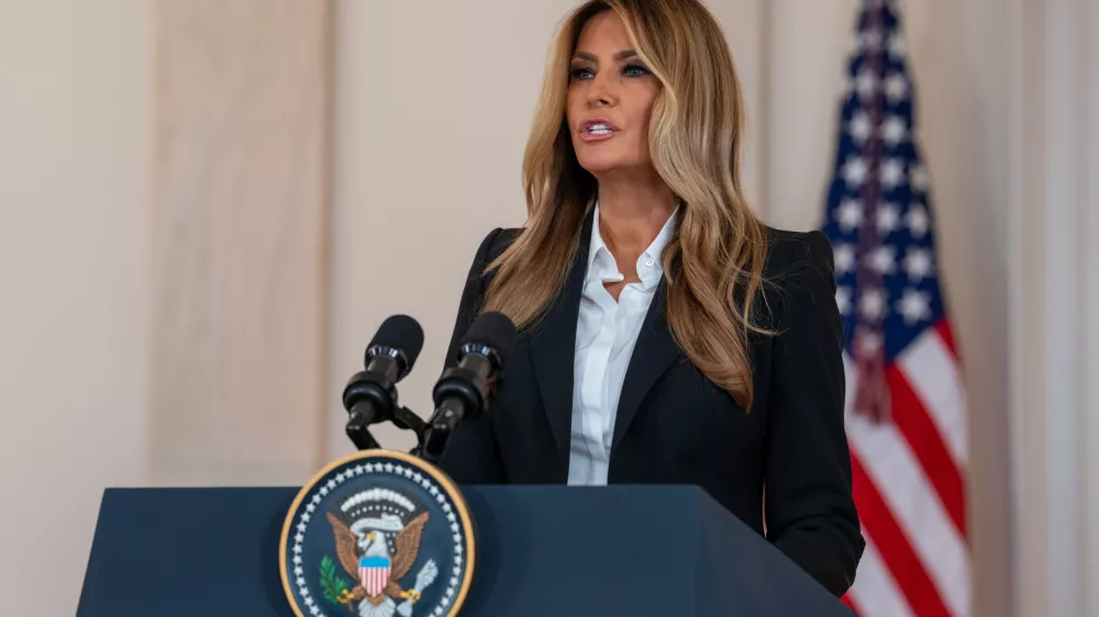 10 October 2025, US, Washington: USA First Lady Melania Trump announces that her office has been in communication with Vladimir Putin concerning the release of Ukrainian children held in Russia. Photo: Andrew Leyden/ZUMA Press Wire/dpa
