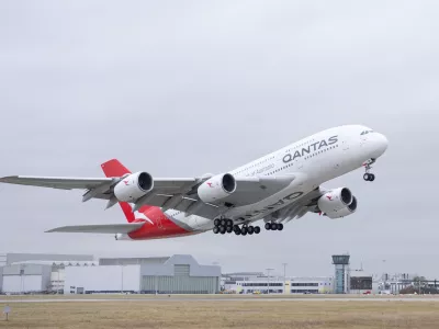 FILED - 08 November 2021, Saxony, Dresden: A Qantas Airways Airbus A380 takes off from Dresden Airport. - Australian airline Qantas Group is to cut its domestic capacity levels for 2023 to assist with the recovery from sustained high fuel prices. Photo: Sebastian Kahnert/dpa-Zentralbild/dpa