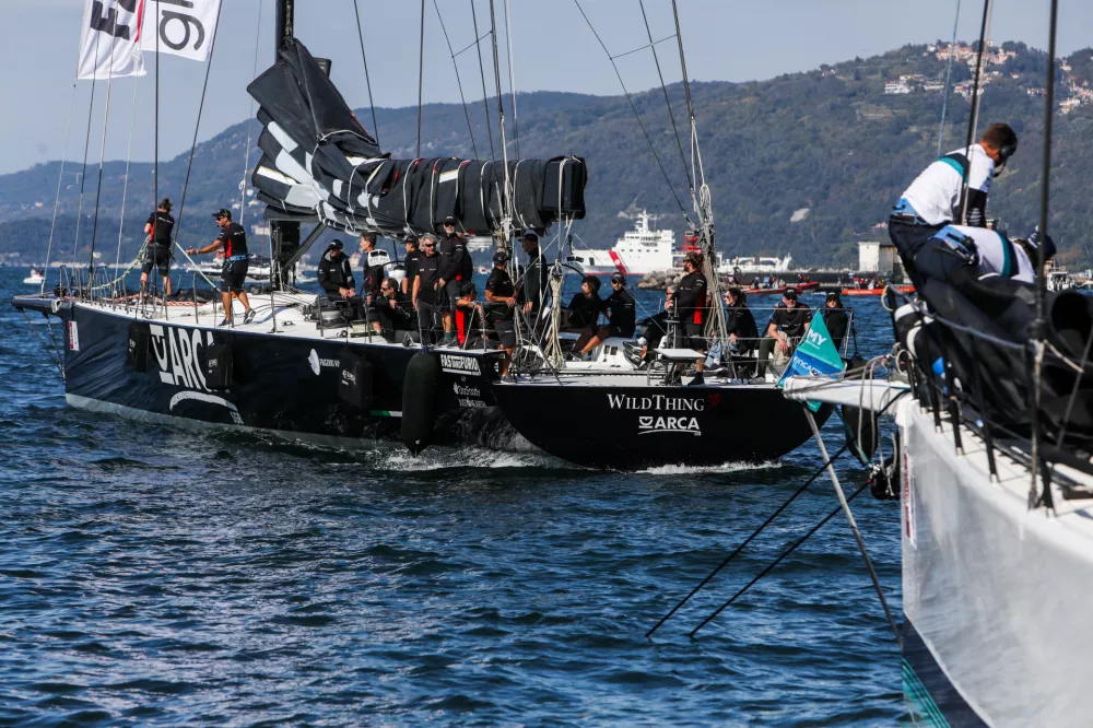 - Jadrnica Arca, 1. mesto, skiper Furio Benussi- 12.10.2025. - 57. Barcolana, največja jadralna regata na svetu, ki poteka v Tržaškem zalivu.//FOTO: Bojan Velikonja