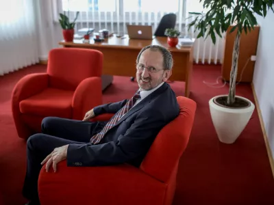 Je bil sklep o nazivu klinični psiholog ponarejen?