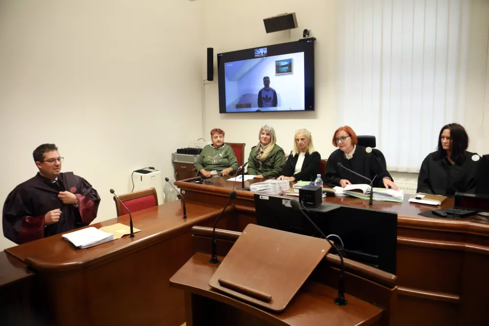 Obvezno zdravljenje: Ko ju je zabodel, se je počutil "fantastično"