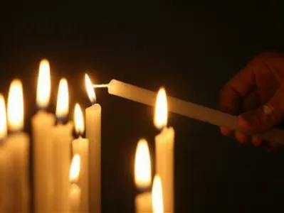 simbolicna fotka svece