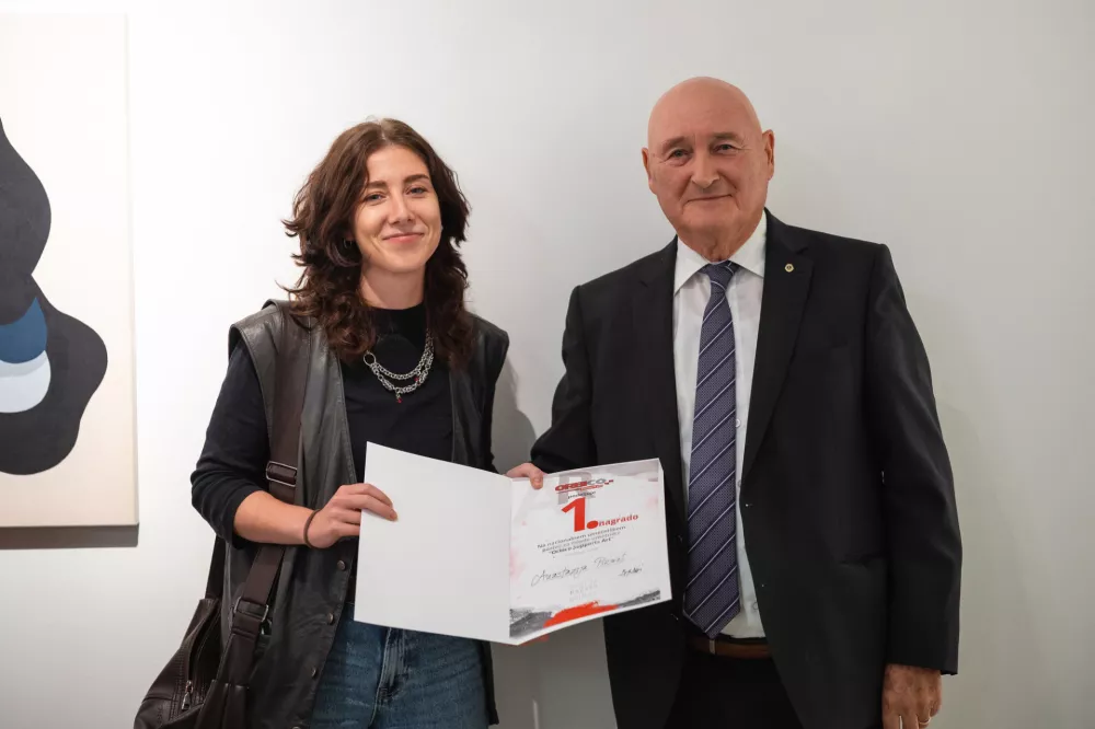 Anastazija Pirnat ob boku predsednika Nadzornega odbora Orbico grupe, Branka Roglića.  F Nejc Pernek