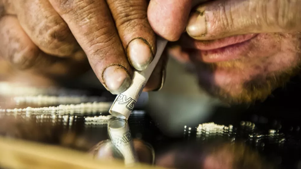 ﻿Cocaine drug, sniff