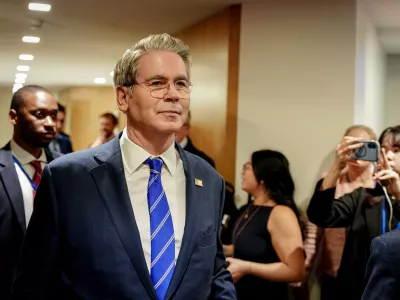 15 October 2025, US, Washington: US Secretary of the Treasury Scott Bessent arrives at a G7 finance ministers' meeting on the fringes of the annual meeting of the IMF and the World Bank. Photo: Kay Nietfeld/dpa