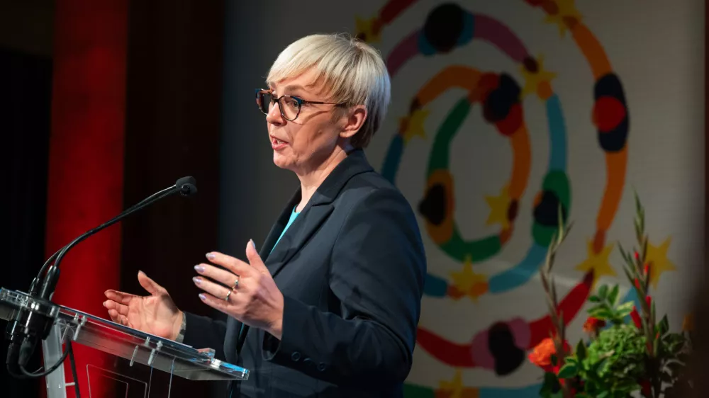 Belgija, Bruselj.Predsednica republike Natasa Pirc Musar v Bruslju.Udelezba predsednice republike ter ministra za delo, druzino, socialne zadeve in enake moznosti Luke Mesca na slavnostni obelezitvi politicne podpore programu Nacrt EU za pravice zensk.