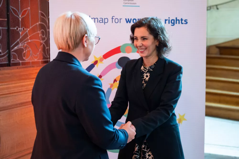 Belgija, Bruselj.Predsednica republike Natasa Pirc Musar v Bruslju.Udelezba predsednice republike ter ministra za delo, druzino, socialne zadeve in enake moznosti Luke Mesca na slavnostni obelezitvi politicne podpore programu Nacrt EU za pravice zensk.