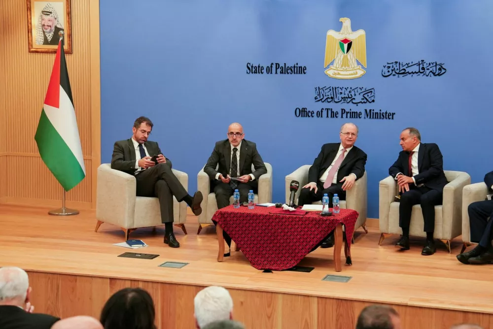 Palestinian Prime Minister Mohammad Mustafa attends a meeting on the Gaza recovery and reconstruction plan, in Ramallah in the Israeli-occupied West Bank October 16, 2025. REUTERS/Ali Sawafta