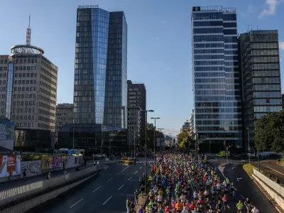 - maraton 42 km -- polmaraton 21 km -- NEVIDNA LJUBLJANA- 22. 10.2023 - 27. Ljubljanski maraton 2023 - največji tekaški dogodek v Sloveniji - //FOTO: Bojan Velikonja
