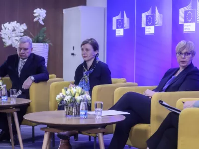 veleposlanik Ukrajine v Sloveniji Andrij Taran, podpredsednica Evropske komisije za vrednote in preglednost Vera Jourova, predsednica republike Nataša Pirc Musar - 02.03.2023 – Obisk podpredsednice Evropske komisije Vere Jourove – okrogla miza Svobodni mediji: branik pred dezinformacijami v času vojne - leto dni po začetku ruskega napada na Ukrajino govorili o pomenu svobodnih medijev za boj proti dezinformacijam. //FOTO: Jaka Gasar