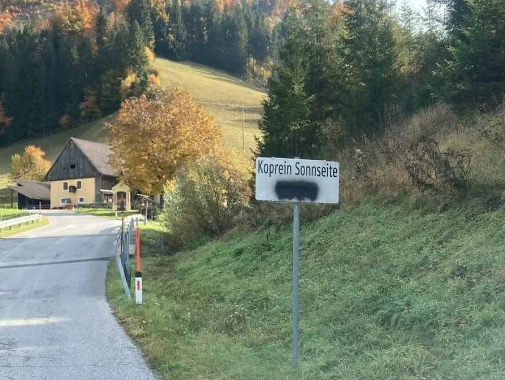 Vandalizem dvojezične table Avstrija