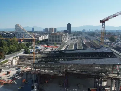 Železniška postaja: Nadhod dobiva obliko