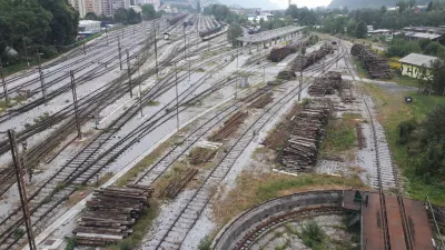 Na Jesenicah začeli odstranjevati tire