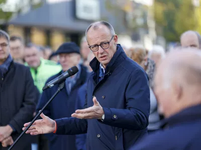 18 October 2025, North Rhine-Westphalia, Meschede: German Chancellor Friedrich Merz gives a speech at the Citizens' Dialogue. Photo: Christoph Reichwein/dpa