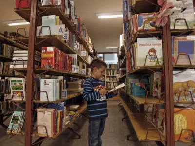 - Osnovna šola Vrhovci - priprave na novo šolsko leto - šolska knjižnica//FOTO: Bojan Velikonja OPOMBA: ZA OBJAVO V PRILOGI – DNEVNIKOV OBJEKTIV / Foto: Bojan Velikonja