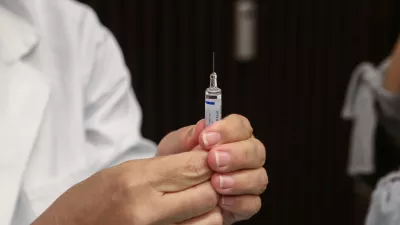 Nizka precepljenost pri zdravstvenih delavcih