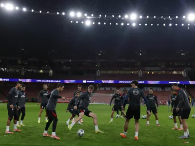 Soccer Football - UEFA Champions League - Atletico Madrid Training - Emirates Stadium, London, Britain - October 20, 2025 Atletico Madrid's Alexander Sorloth during training with teammates Action Images via Reuters/Andrew Couldridge