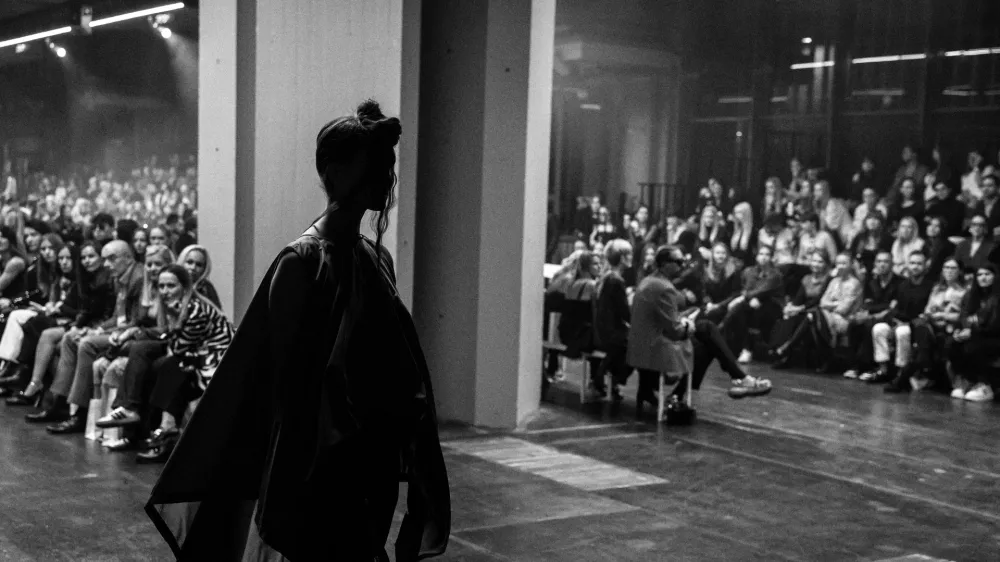 - 17-22.10.2025 - moda - Ljubljana Fashion week - LJFW - modna revija, manekenka, maneken, oblikovanje, design, obleka//FOTO: Jaka GasarOPOMBA: ZA OBJEKTIV - REPORTAŽA / Foto: Jaka Gasar