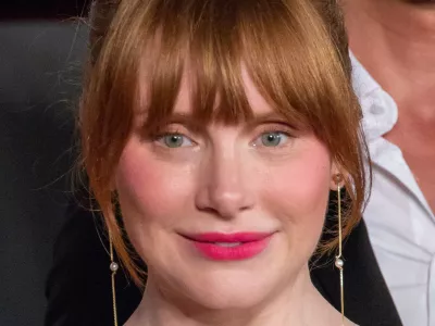 Beyce Dallas Howard je nastopila v epizodi Nosedive v seriji Črno ogledalo