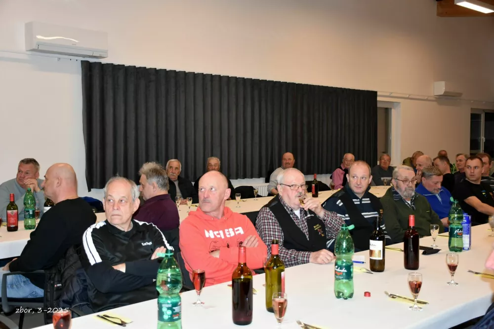 »Žene so okupatorke«: kdo so copatarji in zakaj je njihov pozdrav – »Potrp!«