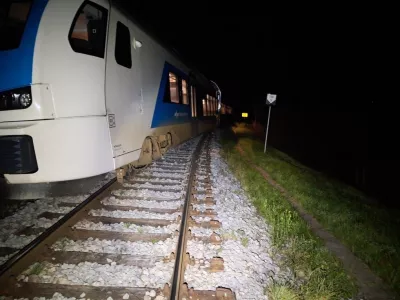 Namerna poškodba železniške infrastrukture - neznanec je prežagal zatič na kretniški ključavnici