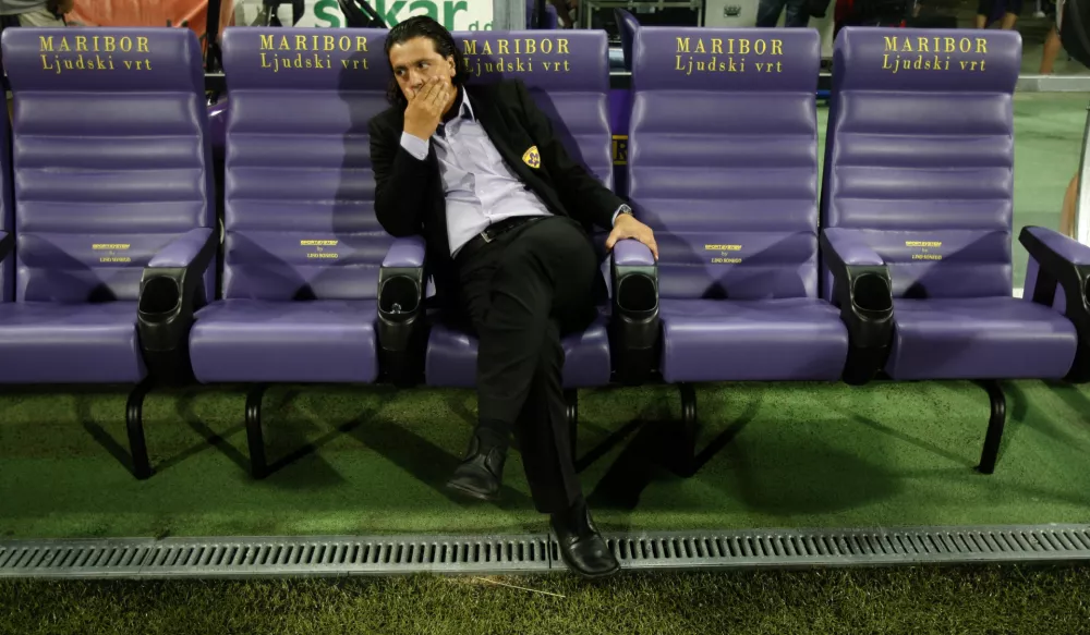 športni direktor NK Maribor Zlatko Zahovič - nogomet - Maribor: Palermo, liga prvakov - kvalifikacije za evropsko ligo - 4 krog - povratna tekma- nogometaši Maribora so doma premagali Palermo s 3:2 (1:0), a se vseeno poslovili od Evrope. Italijani so na prvi tekmi slavili s 3:0./FOTO: Matej Povše / Foto: Matej Povše