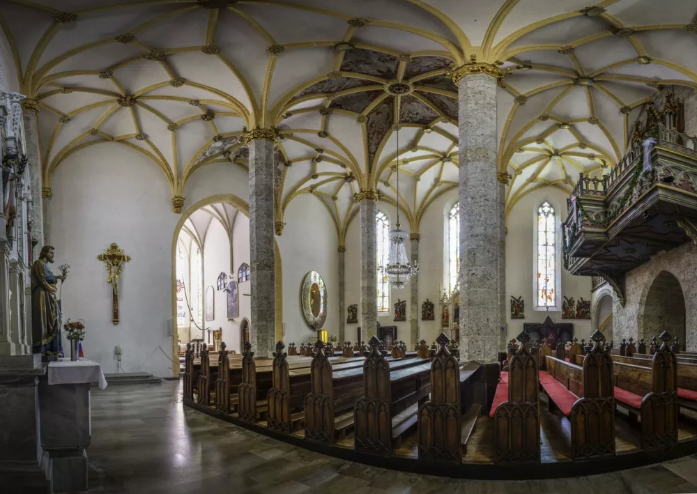 župnijska cerkev sv. Kancijana in tovarišev mučencev v Kranju / Foto: Arhiv župnija Kranj