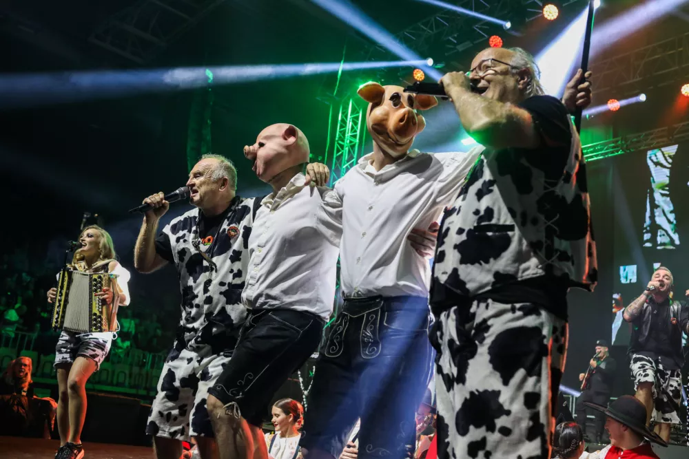 - Maja Bobnar,- Aleš Klinar Klinči,- Polde Poljanšek,- 21.11 2025. Koncert skupine Agropop ob 40. obletnici delovanja v dvorani Tivoli.//FOTO: Bojan Velikonja / Foto: Bojan Velikonja