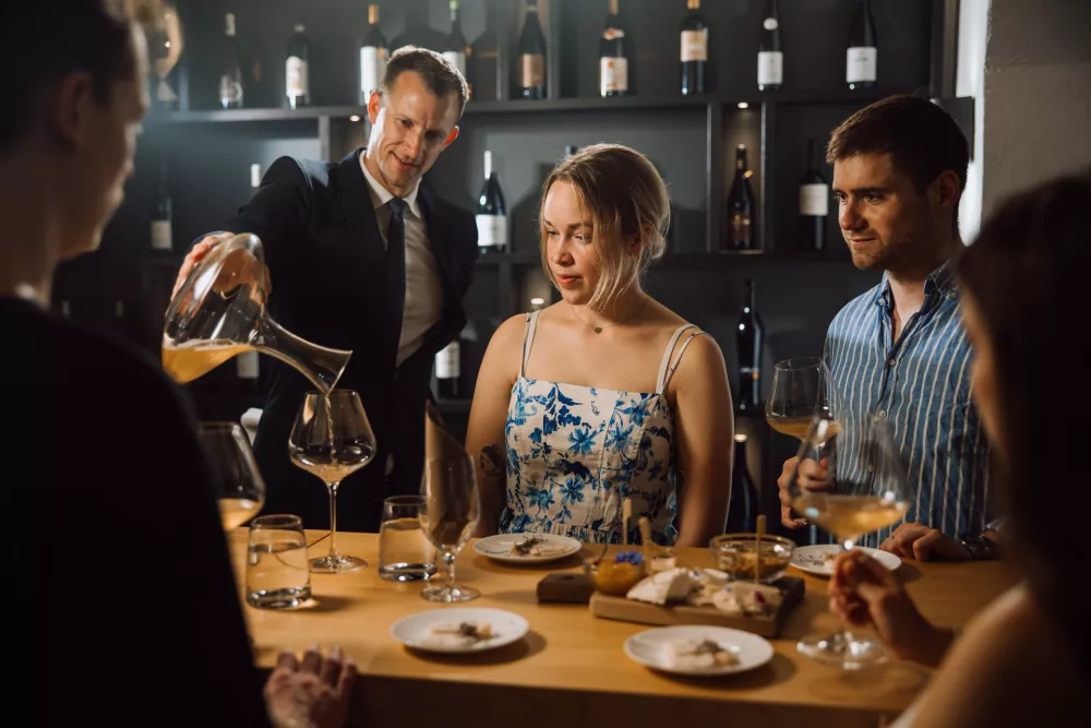 Turistična &scaron;ola v nekdanji siroti&scaron;nici