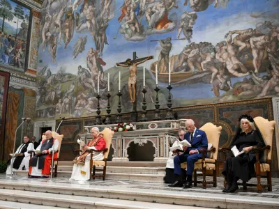 Pope Leo XIV leads an ecumenical prayer with Archbishop of York Stephen Cottrell as Britain's King Charles and Queen Camilla attend, in a historic first joint act of worship between an English monarch and a Pope in 500 years, in the Sistine Chapel, at the Vatican October 23, 2025. Vatican Media/Handout via REUTERS ATTENTION EDITORS – THIS IMAGE WAS PROVIDED BY A THIRD PARTY.
