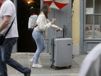 - Ljubljana - - 10.06.2022 - Turizem v Sloveniji – poletna turistična sezona - turisti - //FOTO: Jaka Gasar