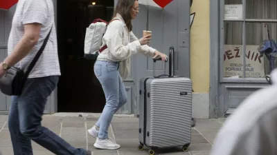 - Ljubljana - - 10.06.2022 - Turizem v Sloveniji – poletna turistična sezona - turisti - //FOTO: Jaka Gasar