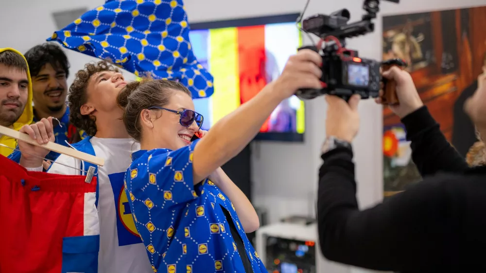  v Lidlu Slovenija kolekcijo in kampanjo #VseImam, ki poudarja, da so njihova oblačila namenjena prav sem, predstavili še na ekskluzivnem Pop-Up dogodku v središču Ljubljane.