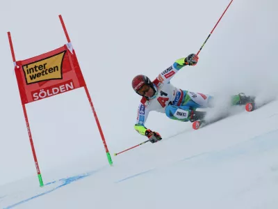Alpine Skiing - FIS Alpine Ski World Cup - Men's Giant Slalom - Soelden, Austria - October 26, 2025 Slovenia's Zan Kranjec in action REUTERS/Leonhard Foeger