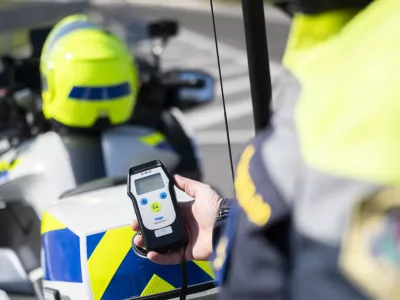 prometni nadzorpolicija - simbolična fotografijaprometna policijavarnost v prometupolicija na motorjihmotoristična policijaprehitri voznikiavtocestna policijaalkotestalkohol v prometu08.04.2025 Policijski nadzor, počivališče PovodjeFOTO: Nik Erik Neubauer