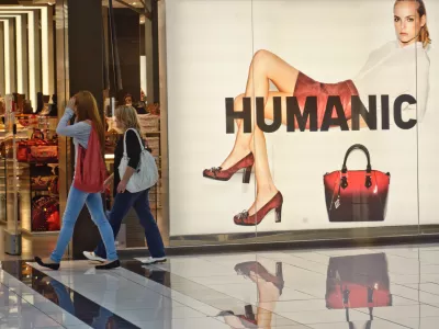 ﻿trgovina Humanic- BTC City Park - nakupovalno središče v Ljubljani 2013 - potrošništvo - potrošniki,potrošniki,nakupovanje//FOTO: Tomaž Zajelšnik