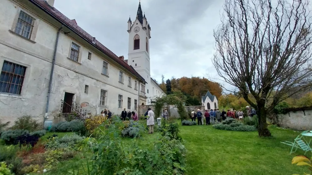 Zeliščarstvo kot nova pot trajnostnega turizma v mekinjskem samostanu
