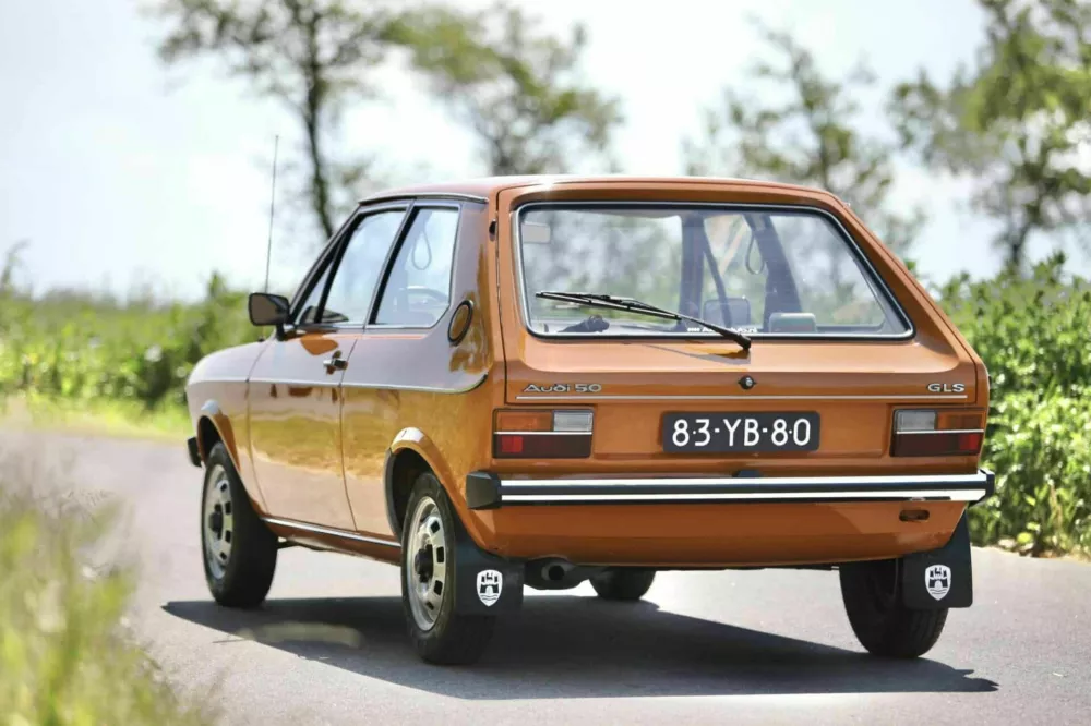 Audi 50 (1974–1978): Navdušeni študent, ki je poslušal svojo babico