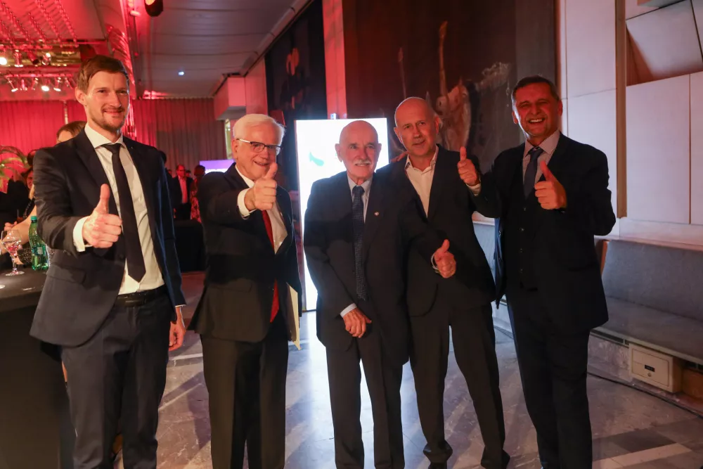 MEBOR - Simon Mesec, KLS LJUBNO - Bogomir Strašek, Matija Krnc, DNEVNIK MEDIJI - Bojan Petan in Miran Lesjak (Foto: Luka Cjuha)