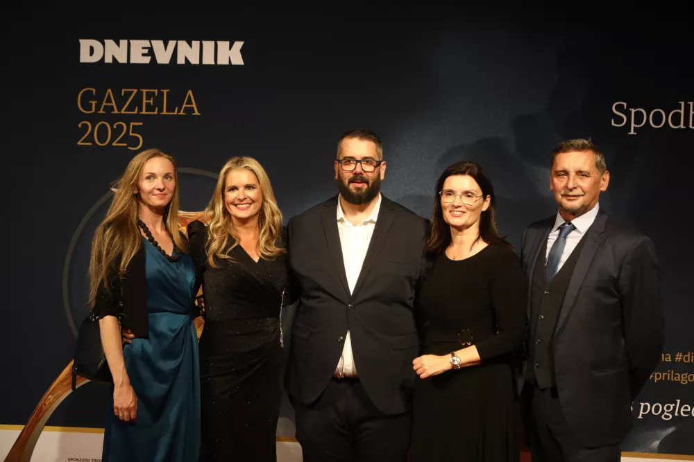 Od leve proti desni: Mirha Demić, Bernarda Žarn, Stipe Grubišič, Tatjana Tanackovič, Miran Lesjak (Foto: Luka Cjuha)
