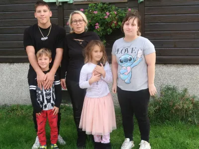 Iskrica, družina Cvirn iz Brestanice: Enej, Nik, Mihelca, Nika in Neja. Foto: Tatjana Pihlar / Foto: Tatjana Pihlar 