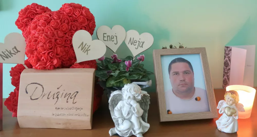 Iskrica, družina Cvirn iz Brestanice. Spomin na pokojnega Branka. Foto: Tatjana Pihlar / Foto: Tatjana Pihlar 