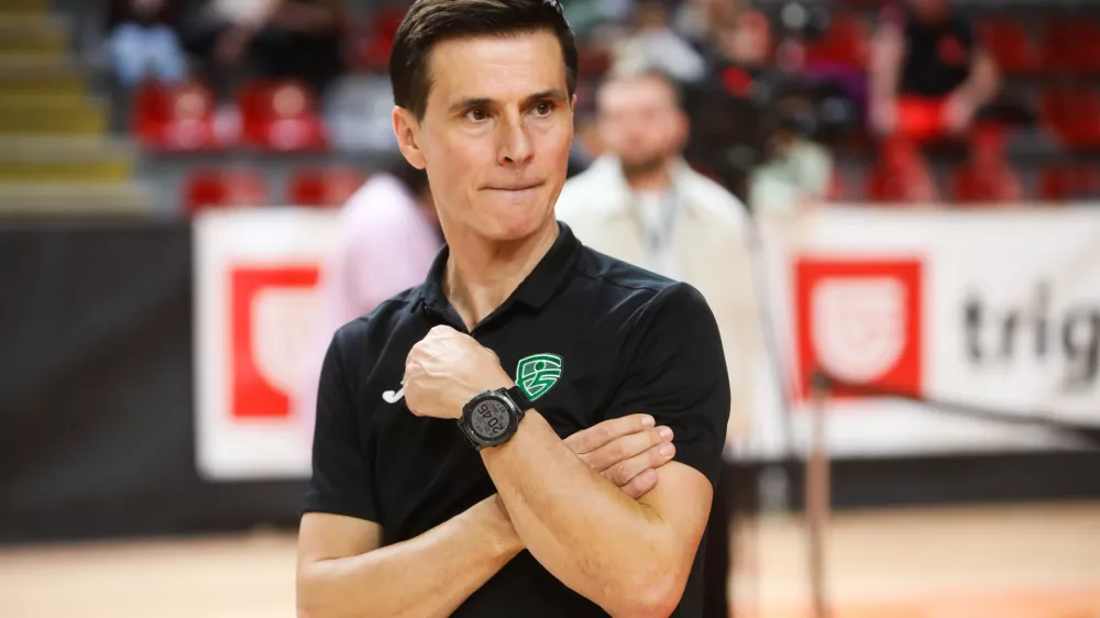 - Mile Simeunović, trener,- 01.11.2025. - Futsal zaključna tekma v boju za osmino finala Lige prvakov. Siliko Vrhnika - Hit Kijev.//FOTO: Bojan Velikonja