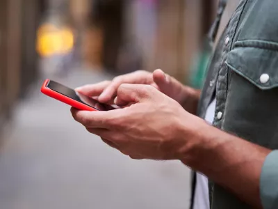 Za zdaj prisluškovanje ne bo obvezno. / Foto: iStock