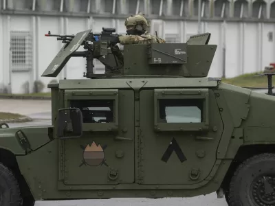 - simbolična fotografija – vojaki SV -- 31.03.2023 – Slovenska vojska (SV) - Vojašnica Ivana Cankarja Vrhnika - obisk predsednice republike v okviru katerega se je seznanila s stanjem pripravljenosti Slovenske vojske v letu 2022, //FOTO: Jaka Gasar