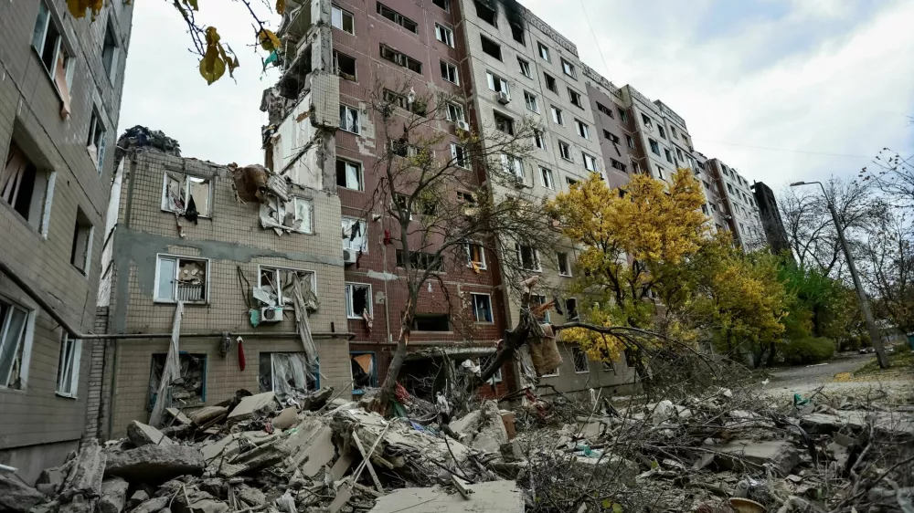 Apartment buildings damaged by a Russian military strike, amid Russia's attack on Ukraine, in the frontline town of Kostiantynivka in the Donetsk region, Ukraine, November 1, 2025. REUTERS/Yan Dobronosov