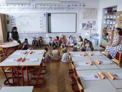 - OŠ Vita Kraigherja- 02.09.2024 - prvi šolski dan učnega leta 24/25 - šolstvo, šola, učenci, dijaki //FOTO: Jaka Gasar