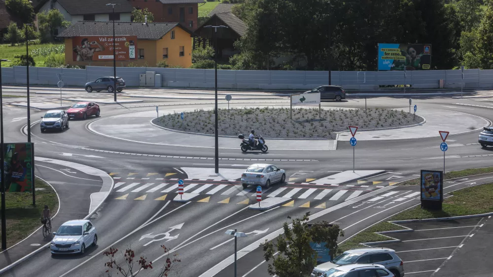 - 22.07.2025. - Prenovljeno Krožišče na Rudniku v Ljubljani pri trgovinah Supernova in Eleclerc.//FOTO: Bojan Velikonja