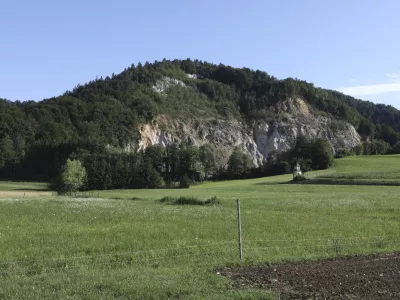 Kamnolom bo ostal, cesto premaknili