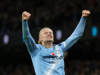 Soccer Football - Premier League - Manchester City v AFC Bournemouth - Etihad Stadium, Manchester, Britain - November 2, 2025 Manchester City's Erling Haaland celebrates scoring their second goal REUTERS/Phil Noble EDITORIAL USE ONLY. NO USE WITH UNAUTHORIZED AUDIO, VIDEO, DATA, FIXTURE LISTS, CLUB/LEAGUE LOGOS OR 'LIVE' SERVICES. ONLINE IN-MATCH USE LIMITED TO 120 IMAGES, NO VIDEO EMULATION. NO USE IN BETTING, GAMES OR SINGLE CLUB/LEAGUE/PLAYER PUBLICATIONS. PLEASE CONTACT YOUR ACCOUNT REPRESENTATIVE FOR FURTHER DETAILS..   TPX IMAGES OF THE DAY